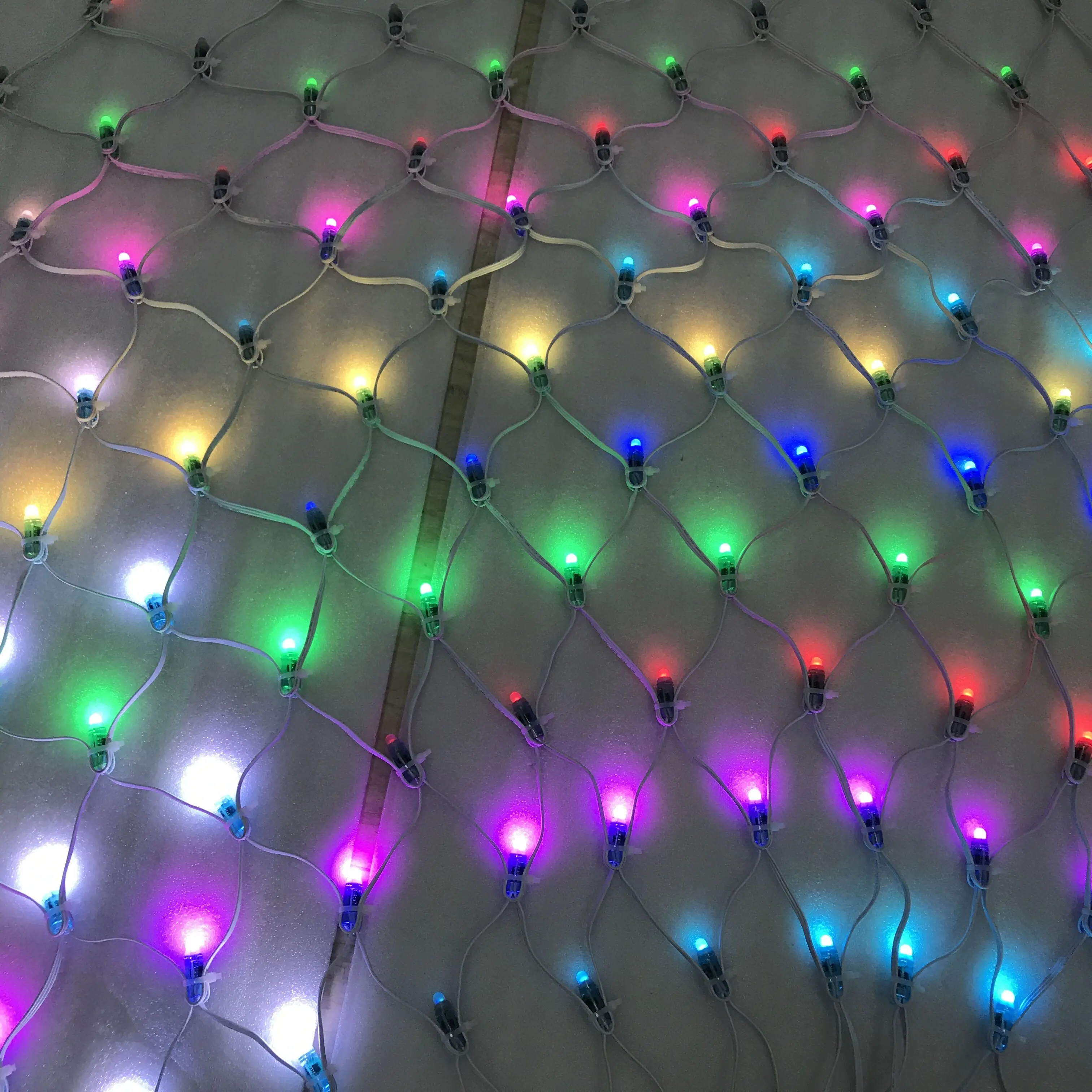 Отдельный полноцветный чистый пиксель светодиода; управление DC12V WS2811; полностью белый провод; 20 светодиодов (2 м) * 20 светодиодов (2 м) 0